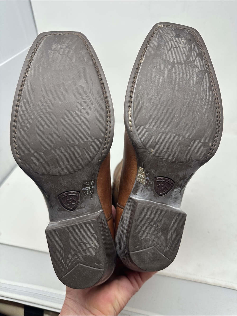 Ariat boots Size 8B - Picture 9 of 9